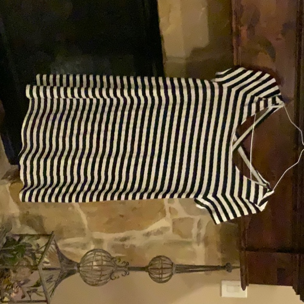 Black and white dress with a accent on the back